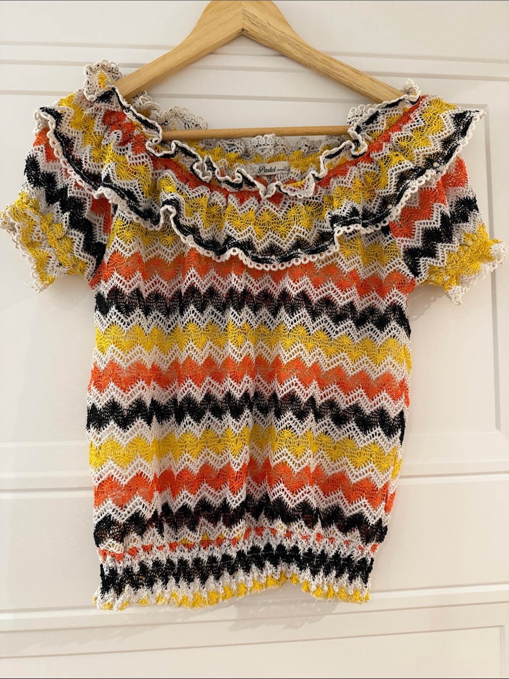 Pastel Design Chevron Crochet Off-Shoulder Top in Yellow, Orange, Black & White